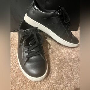Classic Black Women's Sneakers